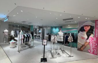hugyourskinの店舗ディスプレイと商品展示（SHIBUYA109渋谷店 SHINSEGAE HYPER GROUND）