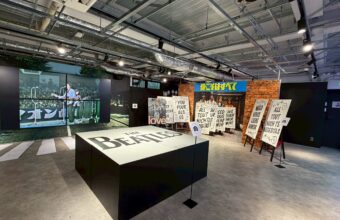 ザ・ビートルズ来日60周年記念ポップ・アップ・ストアの会場内展示（UNIVERSAL MUSIC STORE HARAJUKU）