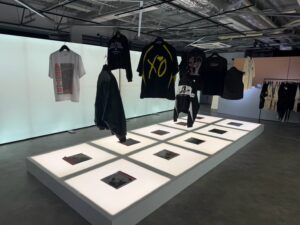 THE WEEKND AFTER HOURS TIL DAWN TOKYO POP UP STOREの会場展示（UNIVERSAL MUSIC STORE HARAJUKU）