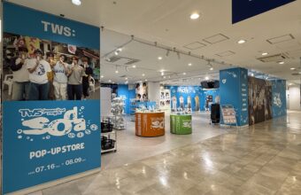 TWS Japan 2nd Single「SODA SODA」POP-UP STOREの会場内展示とグッズディスプレイ